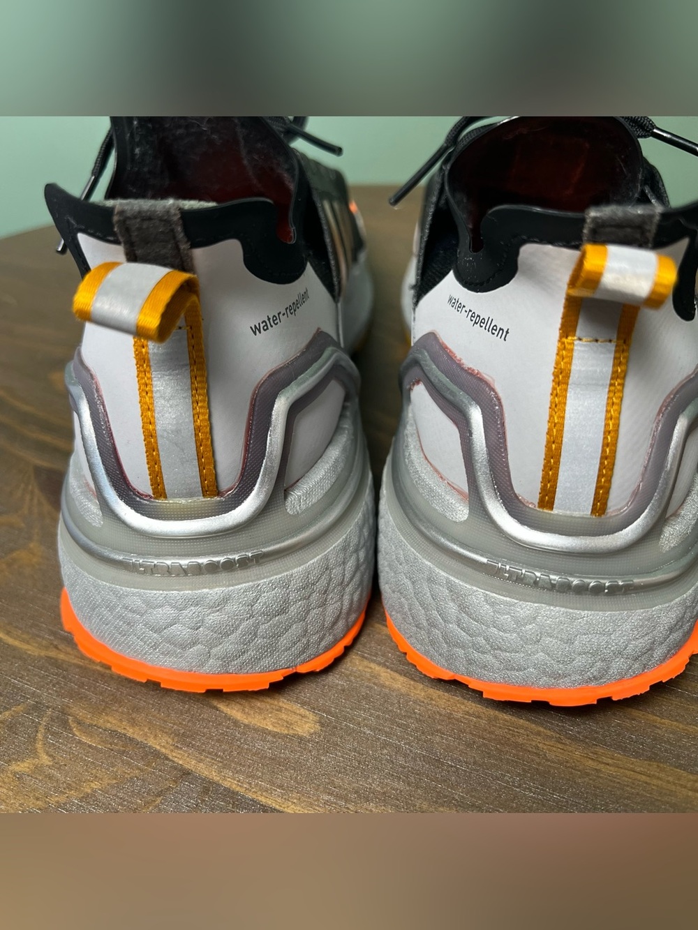 ADIDAS Ultra Boost Winter.RDY Running Shoes Black Signal Orange Size 9.5 Men's - Picture 3 of 14